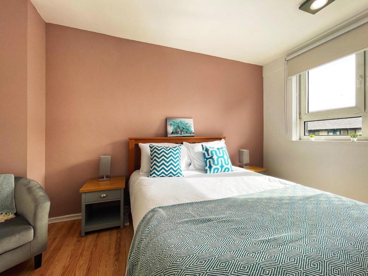Noah'S Place In Mile End 런던 외부 사진